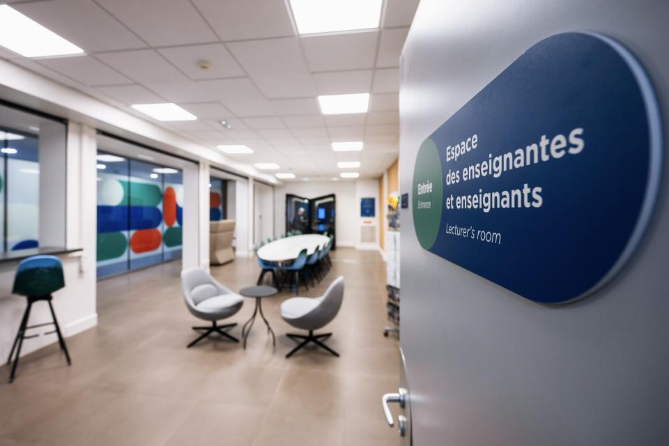 inauguration_salle_vacataire_2.jpg