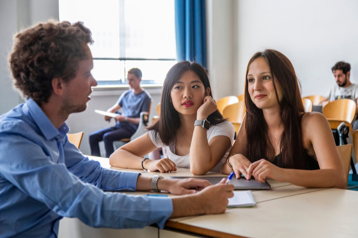 Dauphine 2019 - Etudiants en classe