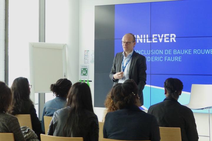 Rencontre avec Bauke Rouwers, directeur général d'Unilever France lors de la visite du siège de l'entreprise. Avril 2016