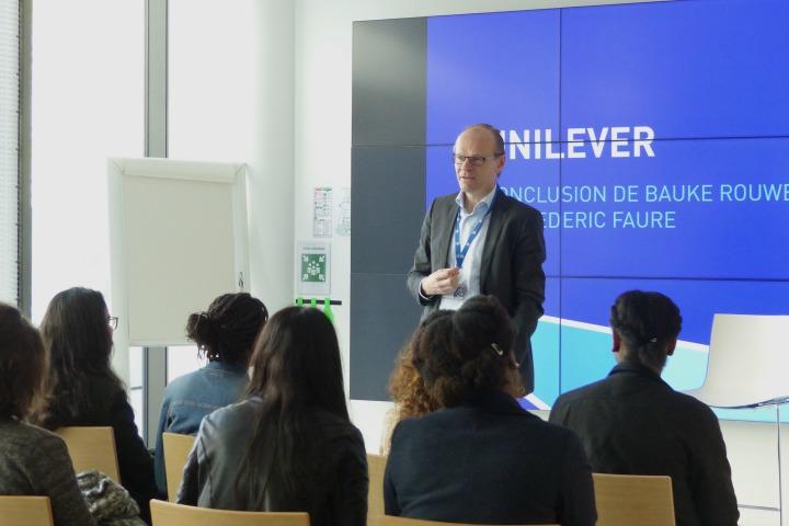 Rencontre avec Bauke Rouwers, directeur général d'Unilever France lors de la visite du siège de l'entreprise. Avril 2016