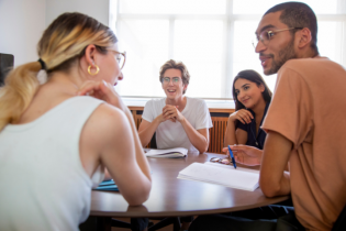 Dauphine 2019 - Discussion entre étudiants